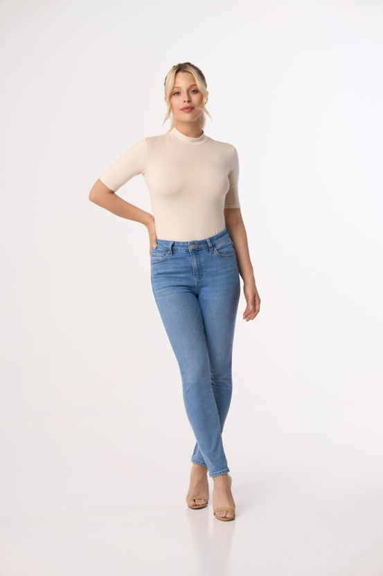 LAYLA - short sleeve half turtleneck in vanilla color