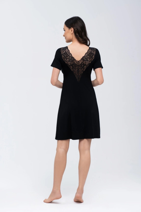 SIMONE - koszula nocna z koronkowym detalem w kolorze czarnym